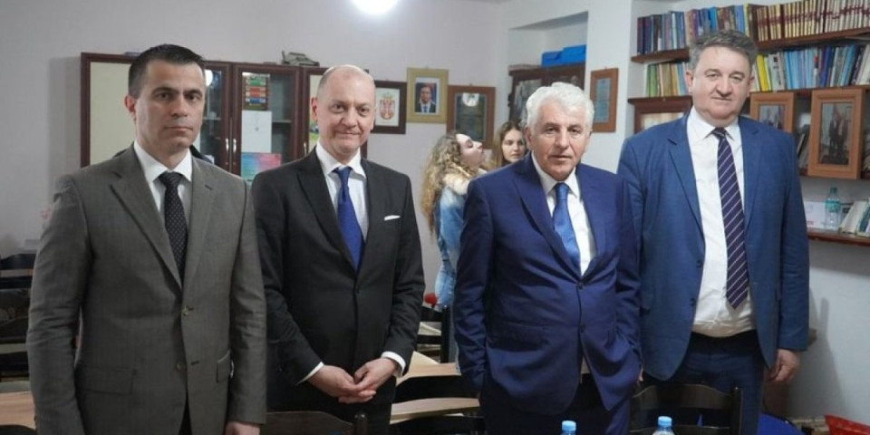 Milićević sa Slobodanom Vukčevićem! Ministar posetio Srbe! (FOTO)
