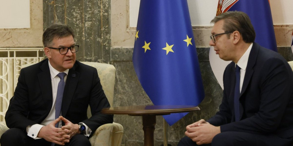Predsednik Vučić se sastao sa Lajčakom: Počeli razgovori u zgradi Predsedništva