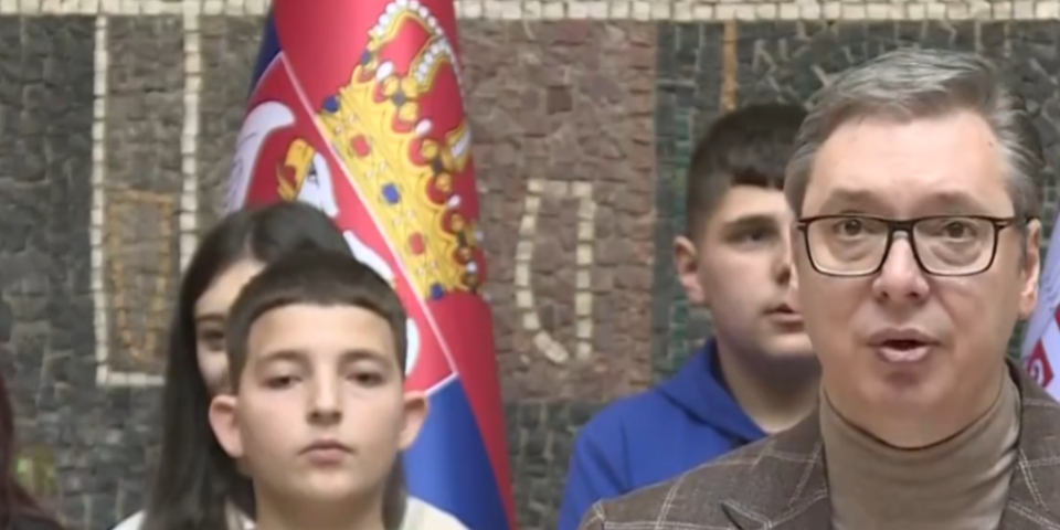 Vučić sa osnovcima sa KiM: Kosovo je naša duhovna i državna kolevka (VIDEO)