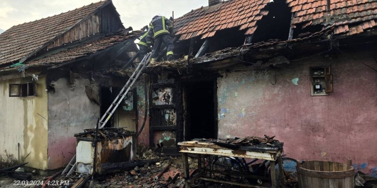 Nestala u vatrenoj stihiji! Izgorela kuća u Laliću, vlasnik prevezen u bolnicu