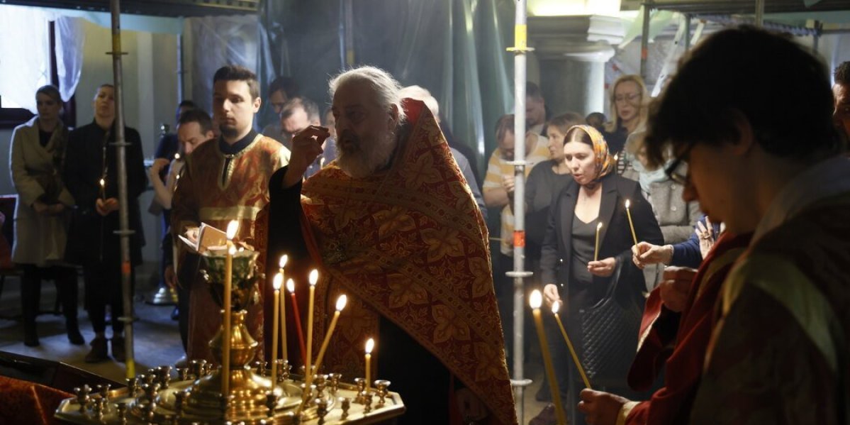 Svi uz ruski narod: U crkvi Svete Trojice u Beogradu služen parastos za stradale u Moskvi