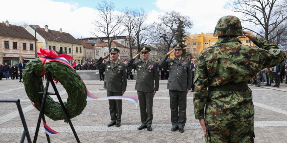 Vojska Srbije obeležila Dan sećanja na stradale u NATO agresiji (FOTO)