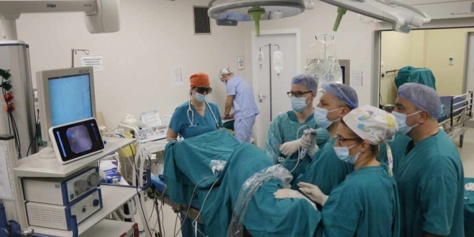 Pacijenti sa juga više neće morati u Beograd na razbijanje kamena u bubregu: Niška urologija dobila najsavremeniji laser
