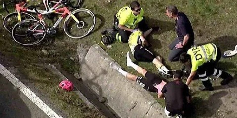 Horor u Španiji! Neviđeni pad, biciklista se ne pomera (FOTO/VIDEO)