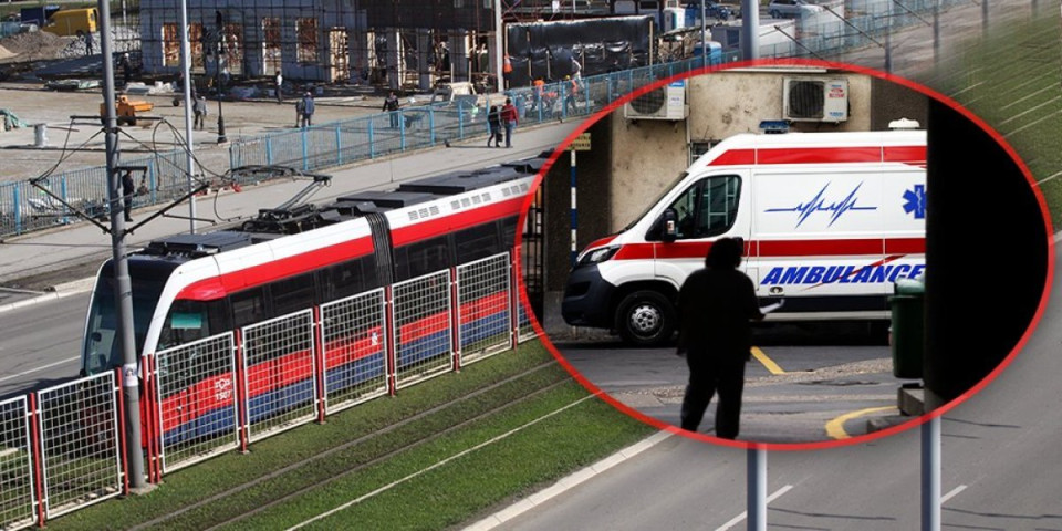Sudar tramvaja i automobila u Beogradu: Vozač hitno hospitalizovan