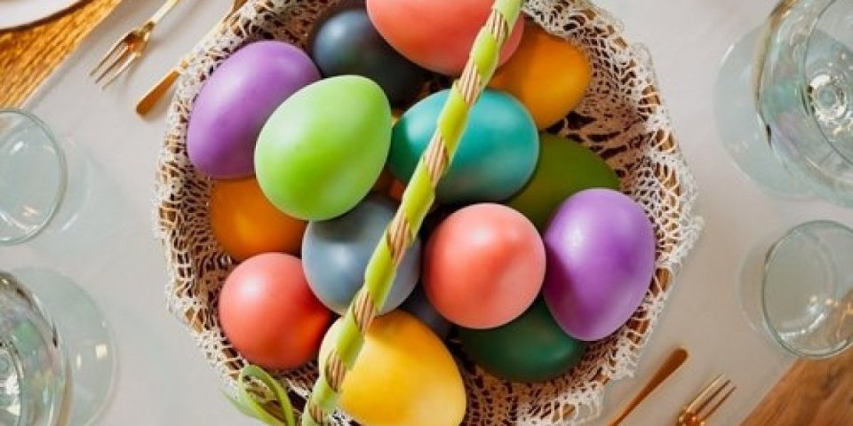 Uz pomoć starih svilenih kravata dobićete predivno ukrašena jaja! Vrlo je jednostavno (VIDEO)