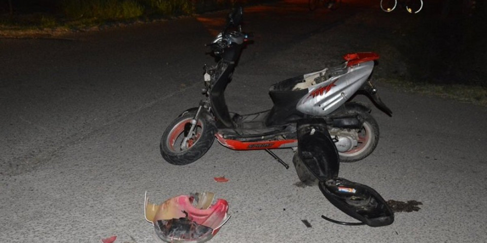 Teška saobraćajna nesreća u Srbobranu! Sudarili se motocikl i automobil, ima povređenih! (FOTO)
