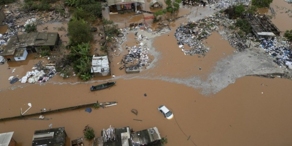 Najgore poplave u Brazilu u poslednjih 80 godina! Poginulo 37 ljudi, 74 osoba nestalo (VIDEO)