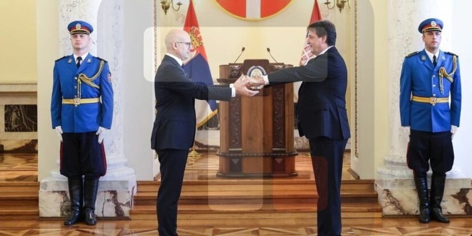Vučević predao dužnost Gašiću: Ministarstvo odbrane ostaje u sigurnim rukama!