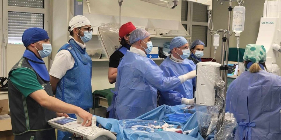 Podvig lekara u Kliničkm centru u Nišu: Prvi put operisan pacijent sa srčanom anomalijom koja uzorkuje moždani udar