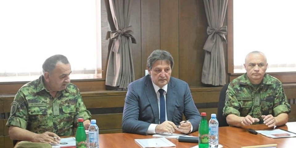 Ministar Gašić obišao Komandu Kopnene vojske u Nišu