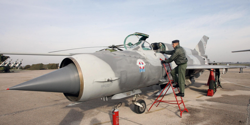 MINISTARSTVO ODBRANE POTVRDILO: Kod sela Brasina pao MiG 21!