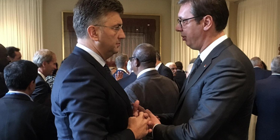 UVEREN SAM DA IMAMO PROSTORA ZA UNAPREĐENJE ODNOSA! Predsednik Vučić čestitao Plenkoviću i HDZ na pobedi na izborima!