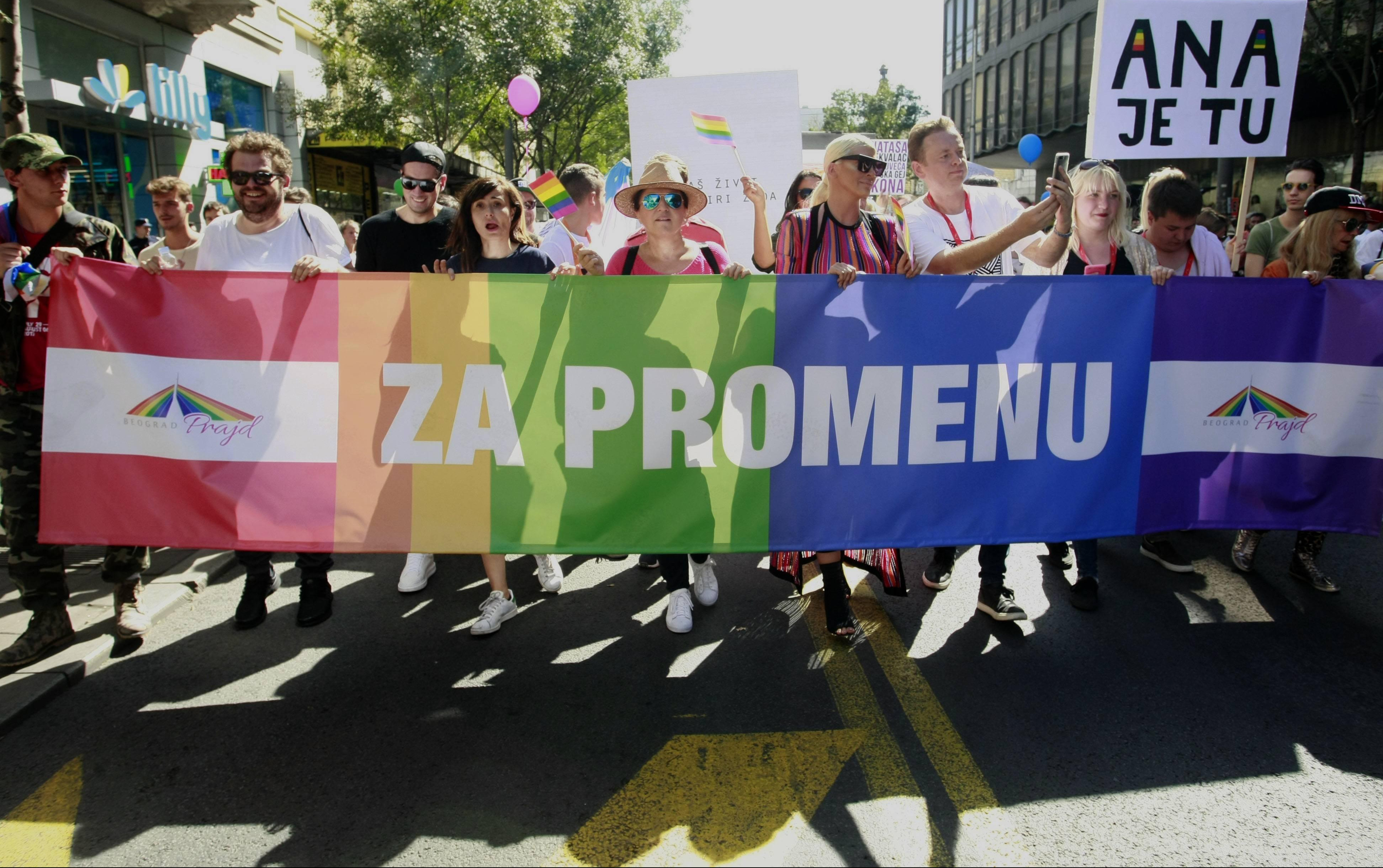 JELENA KARLEUŠA OTKRIVA: Duško ne podržava što sam bila na čelu gej parade!