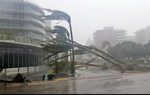 BLIŽI SE OLUJA: Vanredno stanje u Floridi, Alabami, Majamiju