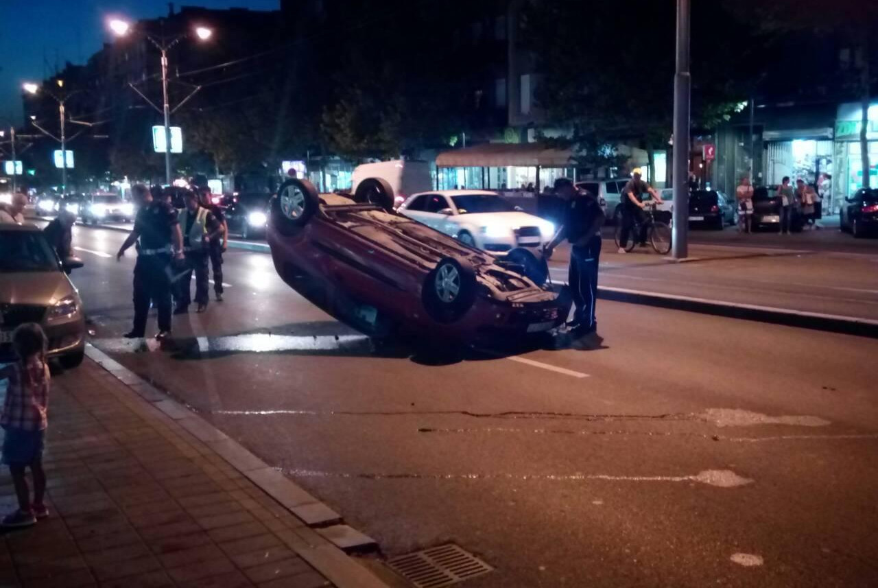 TEŽAK UDES U NOVOM SADU! Automobil se prevrnuo, PETORO LJUDI POVREĐENO!