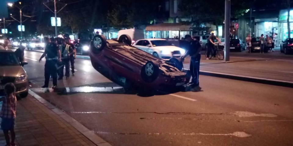 TEŽAK UDES U NOVOM SADU! Automobil se prevrnuo, PETORO LJUDI POVREĐENO!