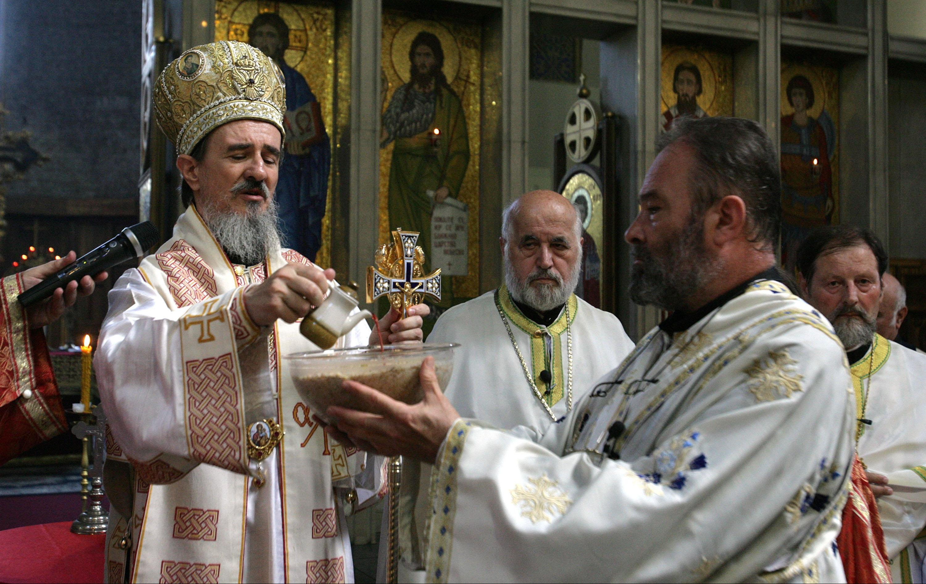 KORONA UDARILA NA SVEŠTENSTVO SPC! Episkom mileševski Atanasije Rakita zaražen, morao u bolnicu