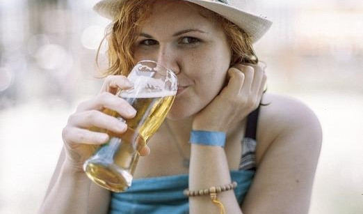 NUSPOJAVA DIPLOME! Inteligentne žene najviše piju!