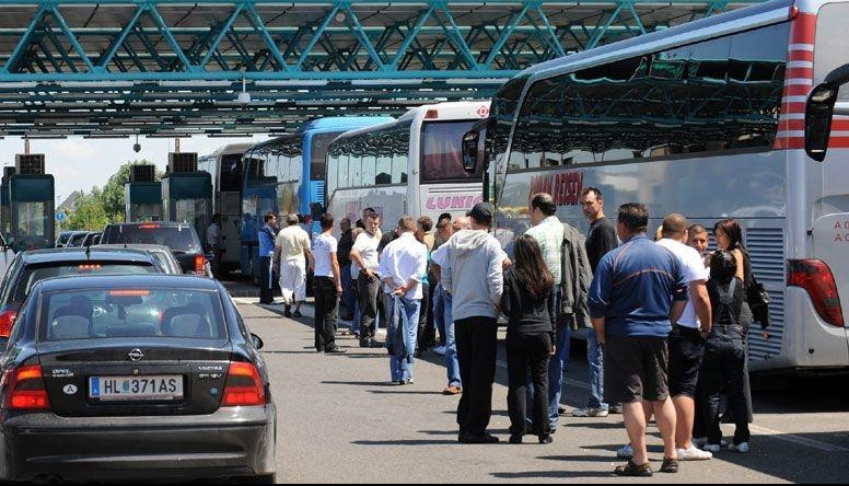 POJAČAN INTENZITET SAOBRAĆAJA, DOBRI USLOVI ZA VOŽNJU! Na Horgošu putnički automobili čekaju 90 minuta!
