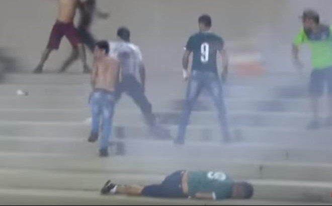 (VIDEO) KAKVA TUČA U BRAZILU! Pola stadiona se jurilo po tribinama!