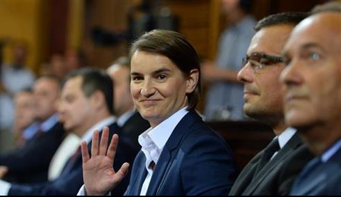 SRBIJA NEMA VREMENA ZA GUBLJENJE: Evo šta je premijerka Ana Brnabić poručila nakon polaganja zakletve!