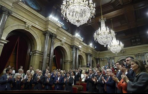 KATALONIJA IZAZIVA ŠPANIJU:  Separatistički parlament odbacio odluku Vrhovnog suda, NE DAJU PUDŽDEMONA