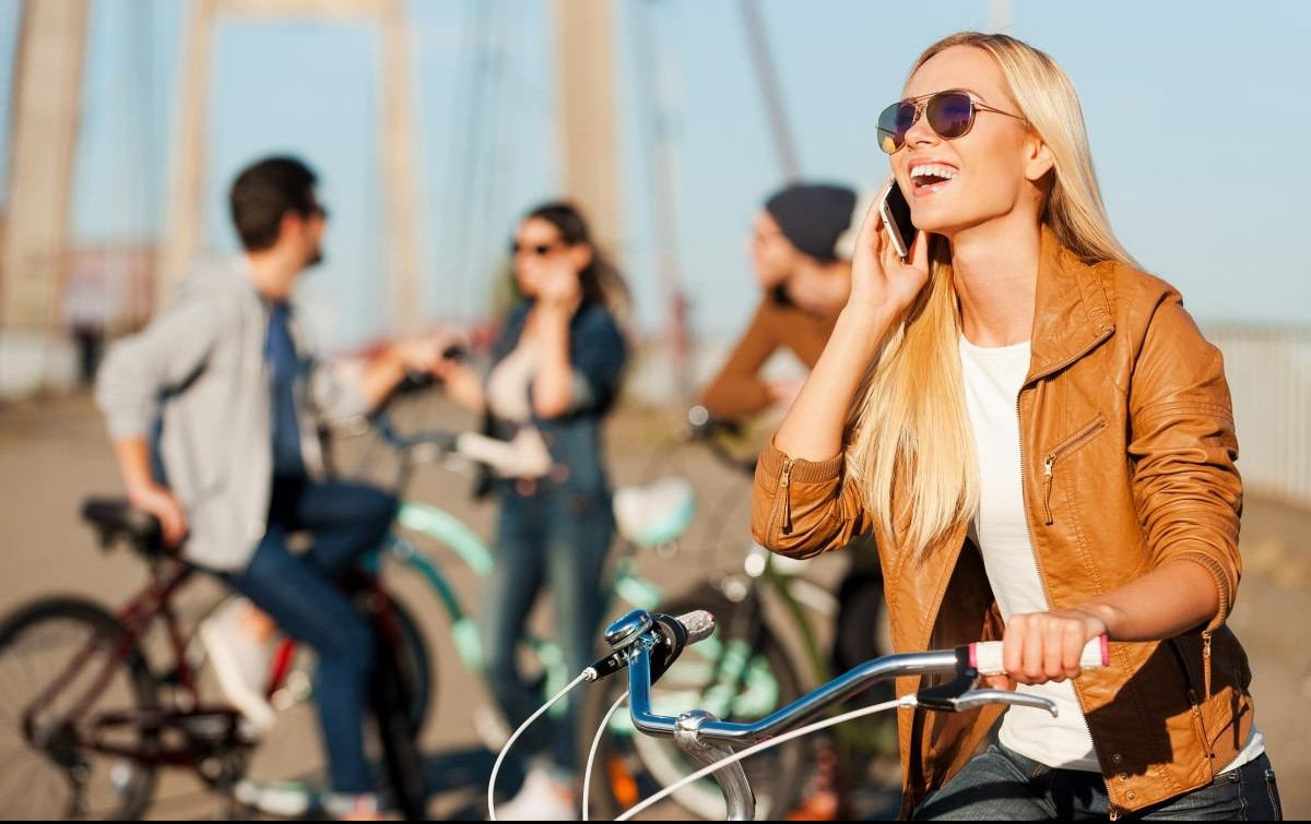 OVO I NAMA TREBA! Holanđani napravili bravu za bicikl koja TOKOM VOŽNJE BLOKIRA MOBILNI TELEFON!