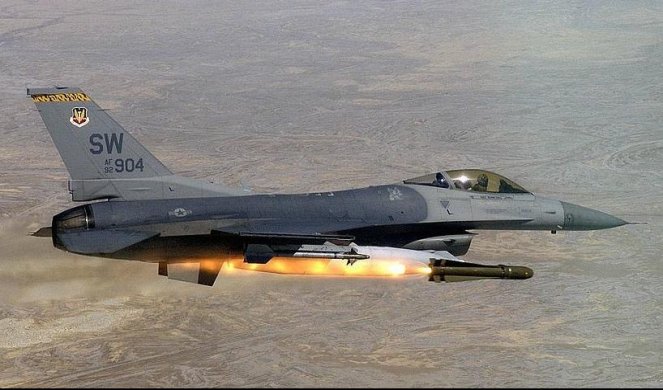 (VIDEO) BIĆE RATA: Američki F-15 oborio naoružani iranski dron, PUTIN PRETI ODMAZDOM!