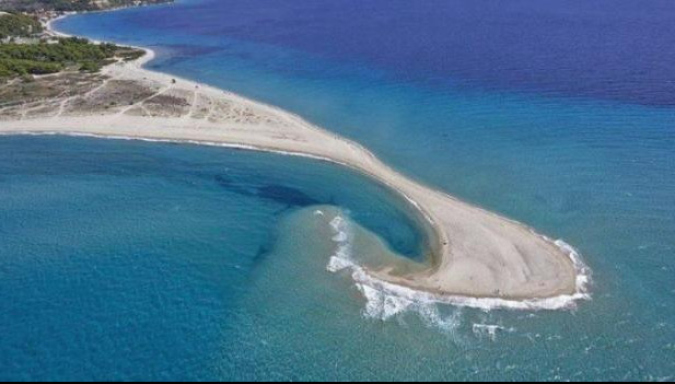 (VIDEO) Ova grčka plaža NIKAD NIJE ISTA