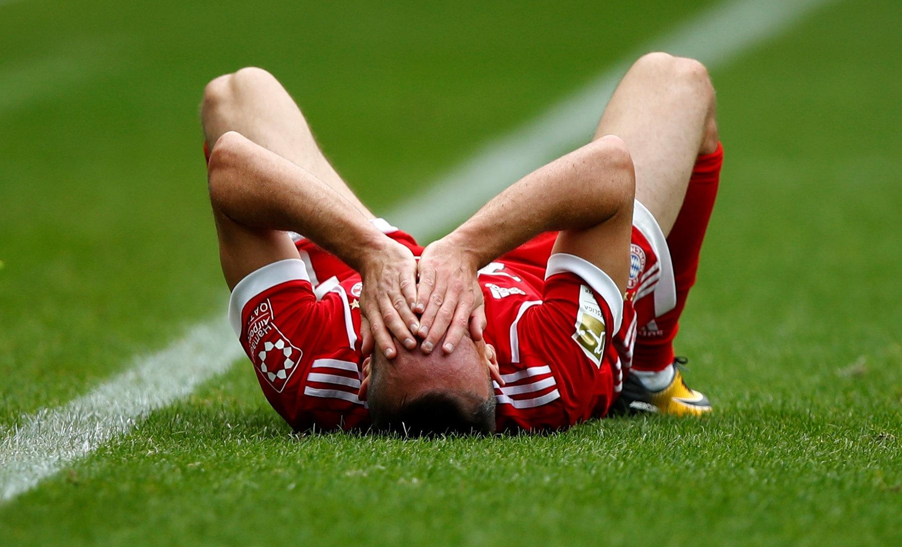 (VIDEO) RIBERI U AGONIJI! Fudbaler Bajerna povredio koleno, strahuje se od najgoreg!