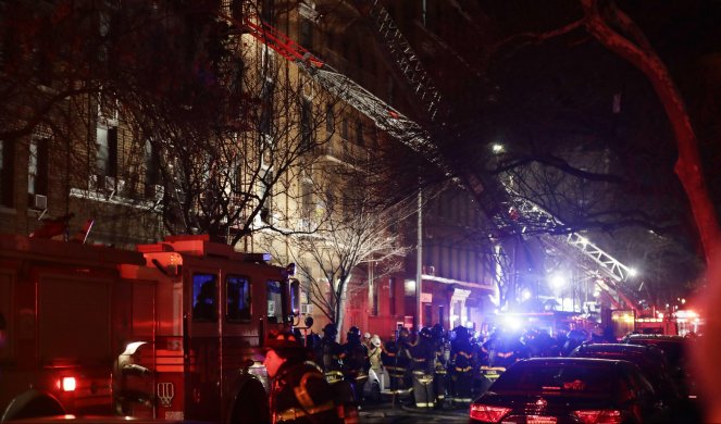 (VIDEO) GOREO NJUJORK! Vatra progutala zgradu, 12 osoba je poginulo, među njima i BEBA!