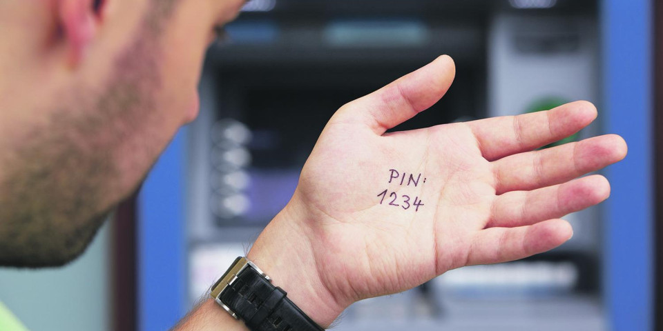 POTPIS ODLAZI U ISTORIJU: Zbog veće sigurnosti, obavezan pin za plaćanje kreditnim karticama!
