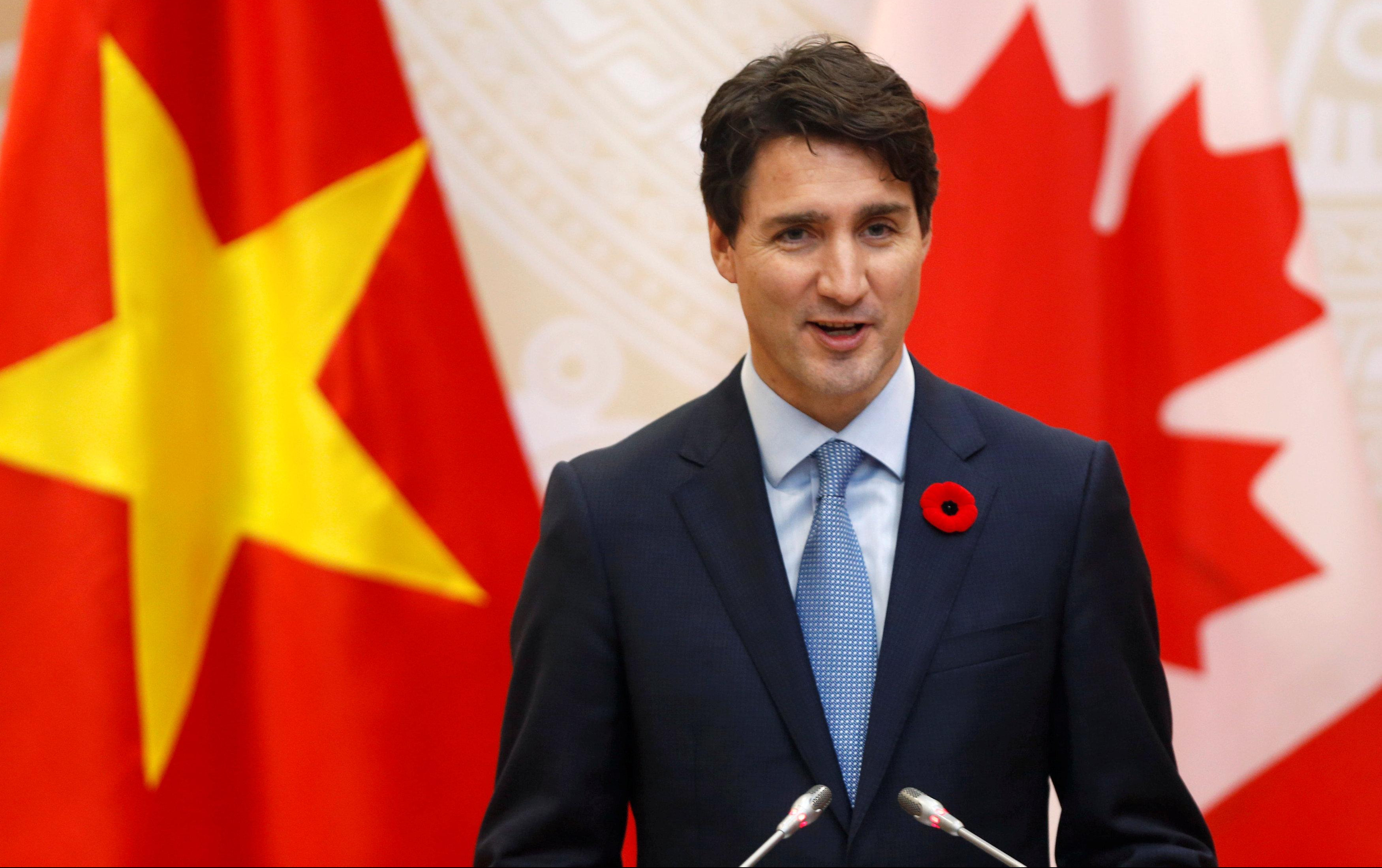 (VIDEO/FOTO) ZAR RASISTA DA UPRAVLJA ZEMLJOM?! Fotografija kanadskog premijera na kojoj mu je lice zatamnjeno šminkom izazvala ŠOK uoči izbora! Trudo: Duboko žalim!