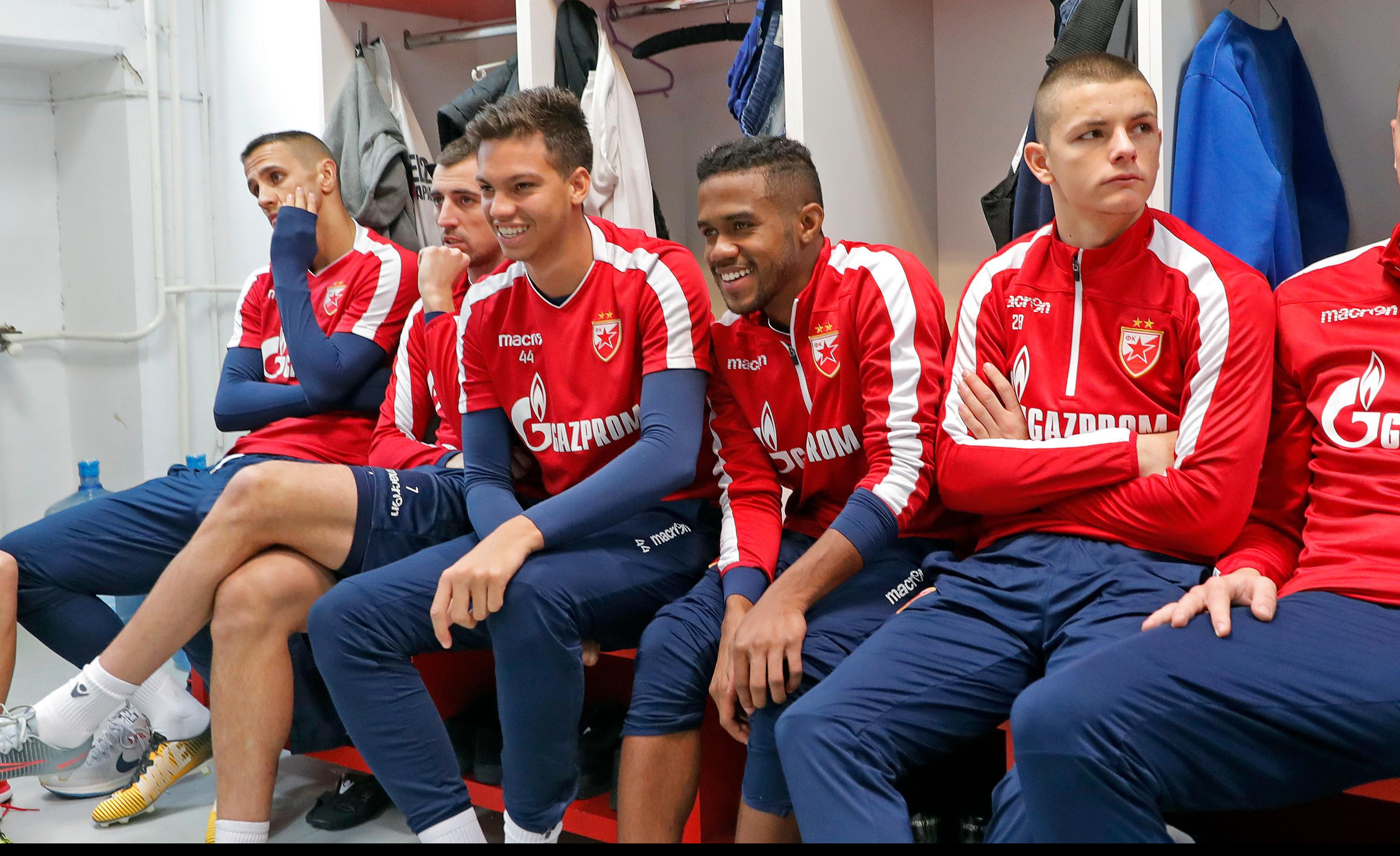 JEDAN STRANAC MANJE U ZVEZDI! Crveno-beli raskinuli ugovor sa Viveirosom!