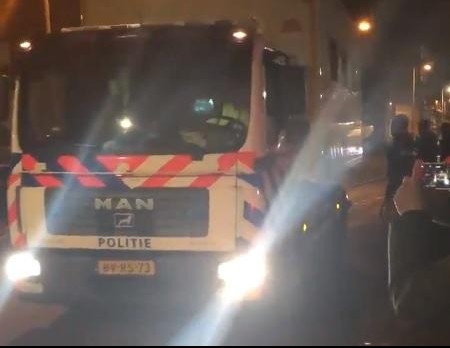 (VIDEO) PANIKA U AMSTERDAMU! Poginula jedna, više ranjeno u uličnoj pucnjavi!