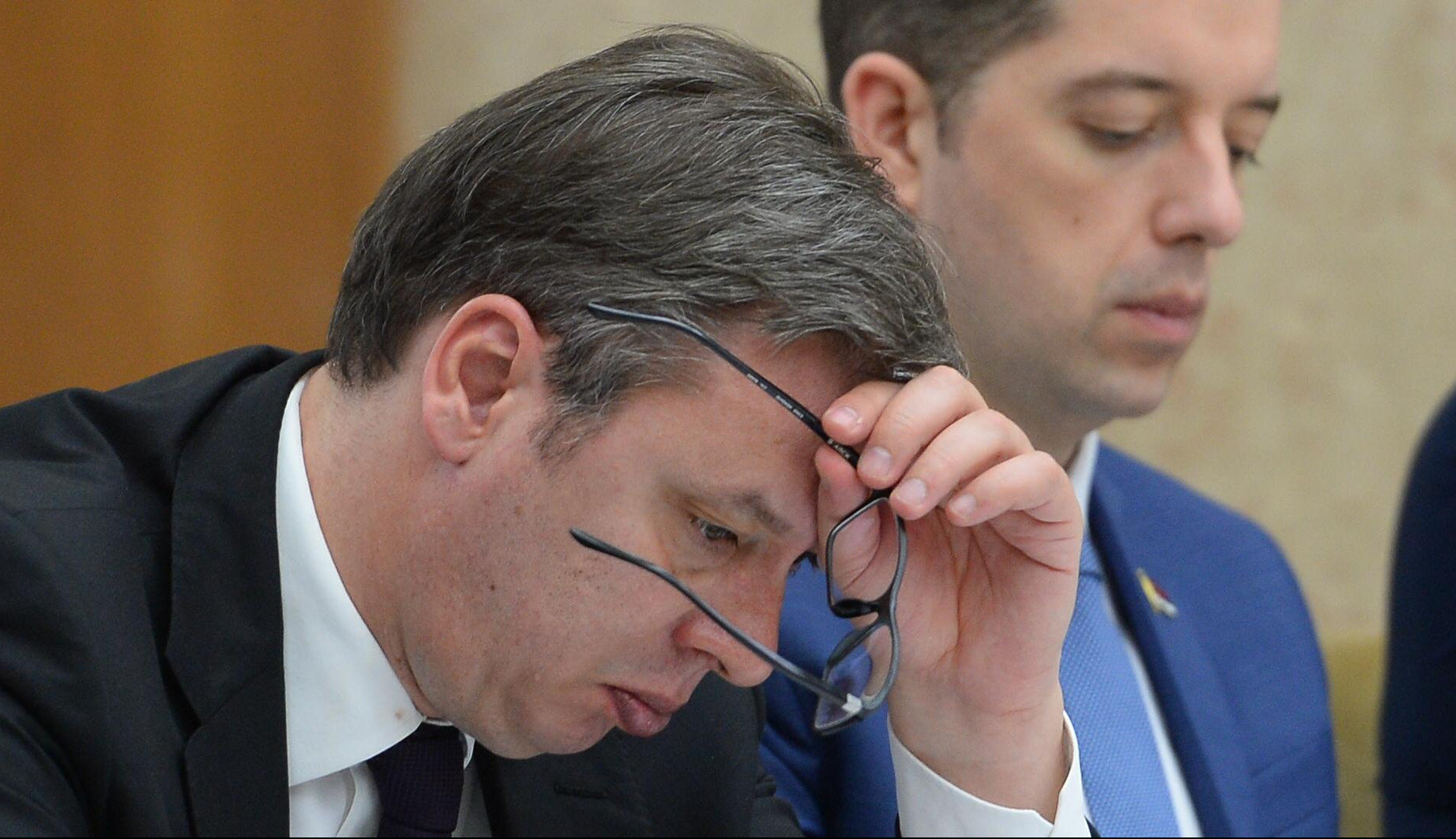 BRITANCI NAREDILI UNIŠTENJE VUČIĆA! Počela prljava kampanja protiv predsednika Srbije!