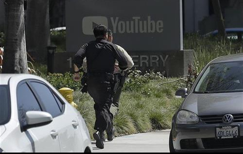 PUCNJAVA U SEDIŠTU JUTJUBA U KALIFORNIJI: Policija ubila ŽENU NAPADAČA,  ranjeno najmanje pet osoba!