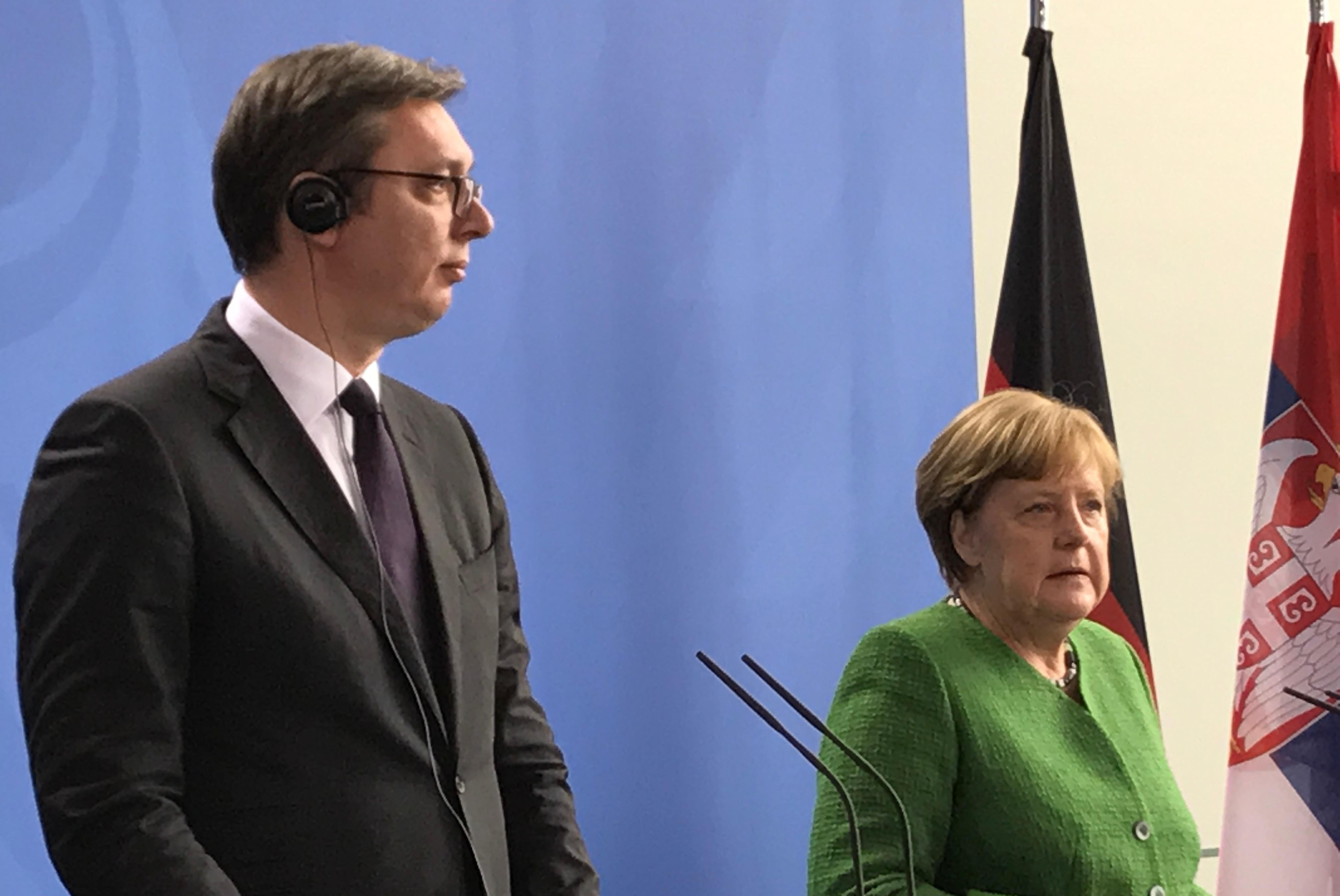 HITAN SASTANAK! Predsednik Vučić razgovarao sa savetnicima Angele Merkel o Kosovu!