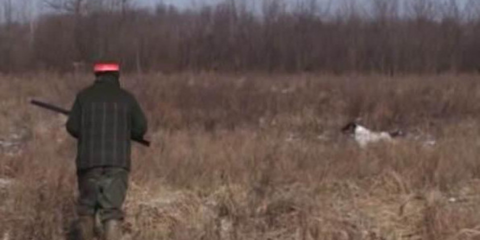 UŽAS U HRTKOVCIMA: Lovac namerno ustrelio kućnog ljubimca, vučjak Paša pronađen u lokvi krvi RAZNETOG TELA