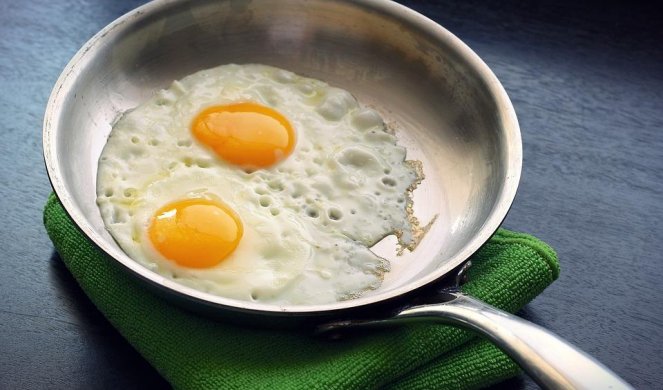 (VIDEO) PROFI CAKA: Ako dodate u jaja jednu stvar dobićete savršenstvo ukusa!