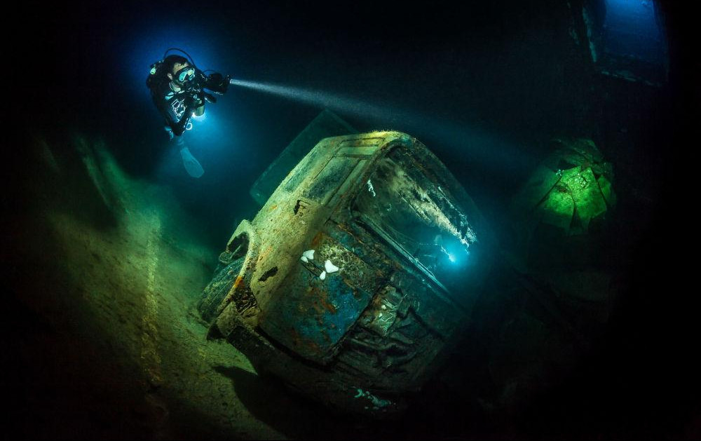 UDAHNITE DUBOKO... Ovo su najbolje podvodne fotografije u 2018.