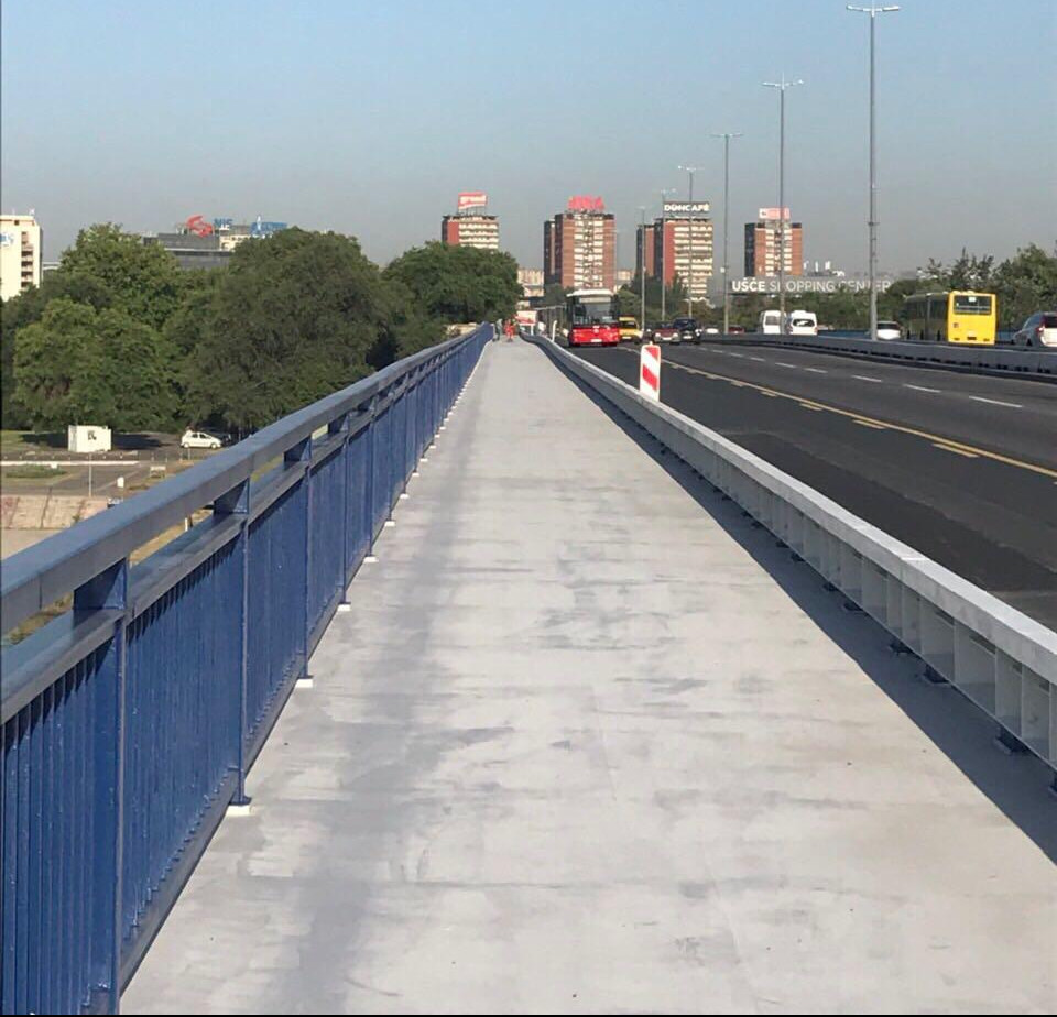 (FOTO) PROŠETAJTE! Pešačka staza na Brankovom mostu otvorena nakon rekonstrukcije!