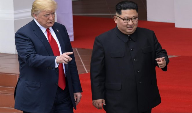 (FOTO) IZA KULISA ISTORIJSKOG SASTANKA: Evo šta su radili Donald Tramp i Kim Džong Un posle radnog ručka!