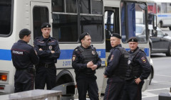 5 LJUDI POGINULO, A 16 POVREĐENO Ruski autobus sleteo s puta, teško povređeno i dvoje dece