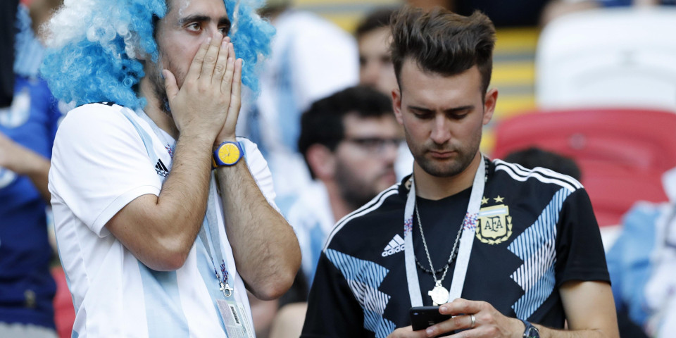 KORONA DIVLJA U ARGENTINI! Fudbal suspendovan! Zna se i do kada!