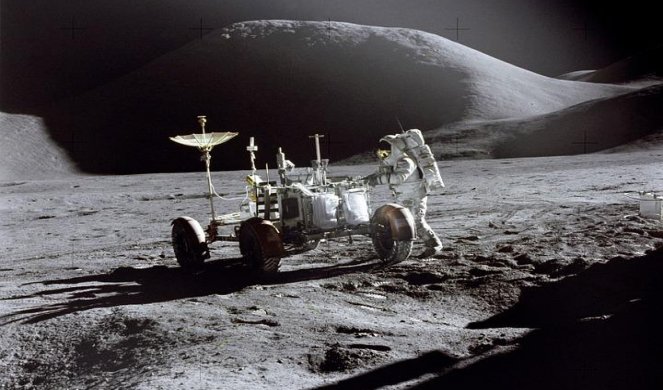 NASA SAKRILA ISTINU: Nakon sletanja na Mesec ARMSTRONG POSLAO ŠOKANTNU PORUKU O VANZEMALJCIMA!