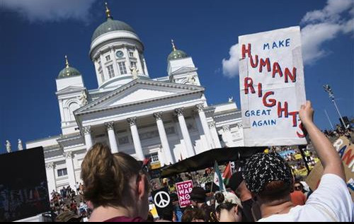 PROTESTI U HELSINKIJU:  Finski "zaštitnici ljudskih prava" Putinu i Trampu pripremaju VUĆ DOČEK!