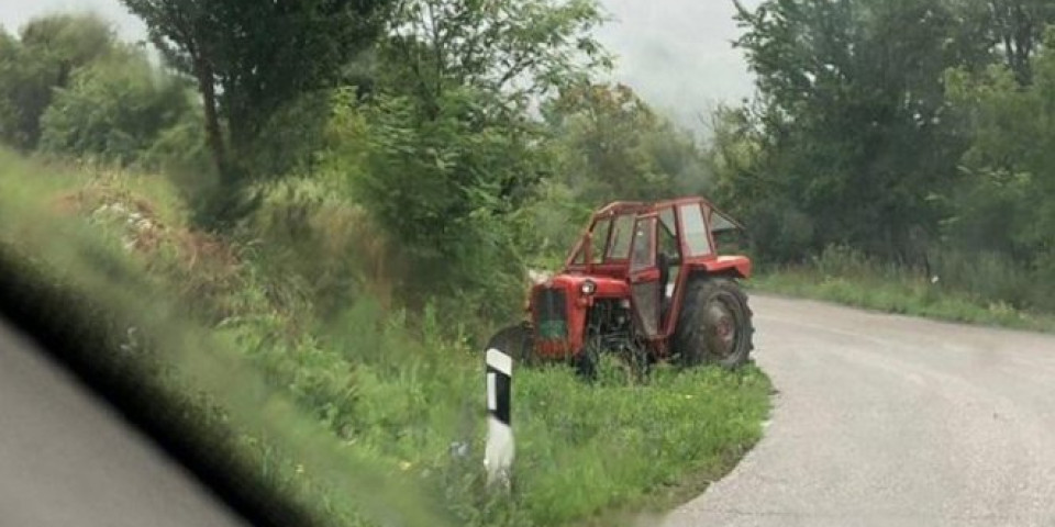 SMRT POD TOČKOVIMA TRAKTORA! U nesreći nadomak Ljiga život izgubio traktorista