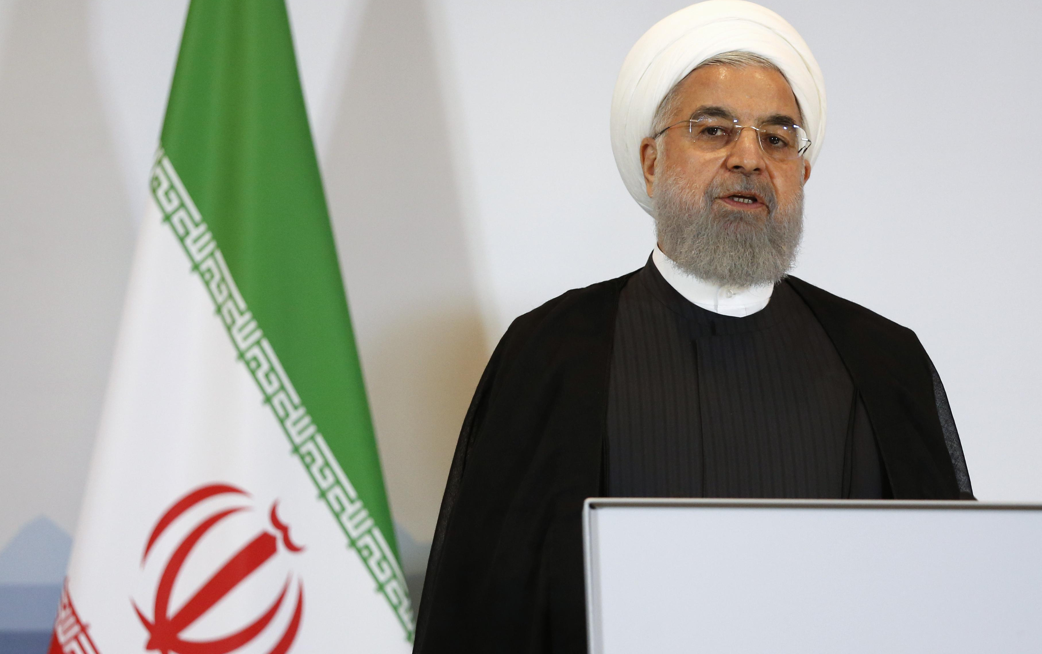 PREDSEDNIK IRANA ROHANI: Sankcije neće naterati Iran na pregovore sa SAD!